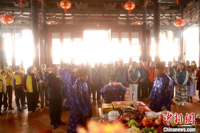 投注：60餘名台灣黃氏宗親赴廈門祭祖：“廻家真好”